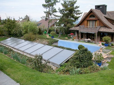 Solarkollektoren zur Erwärmung des Schwimmbads